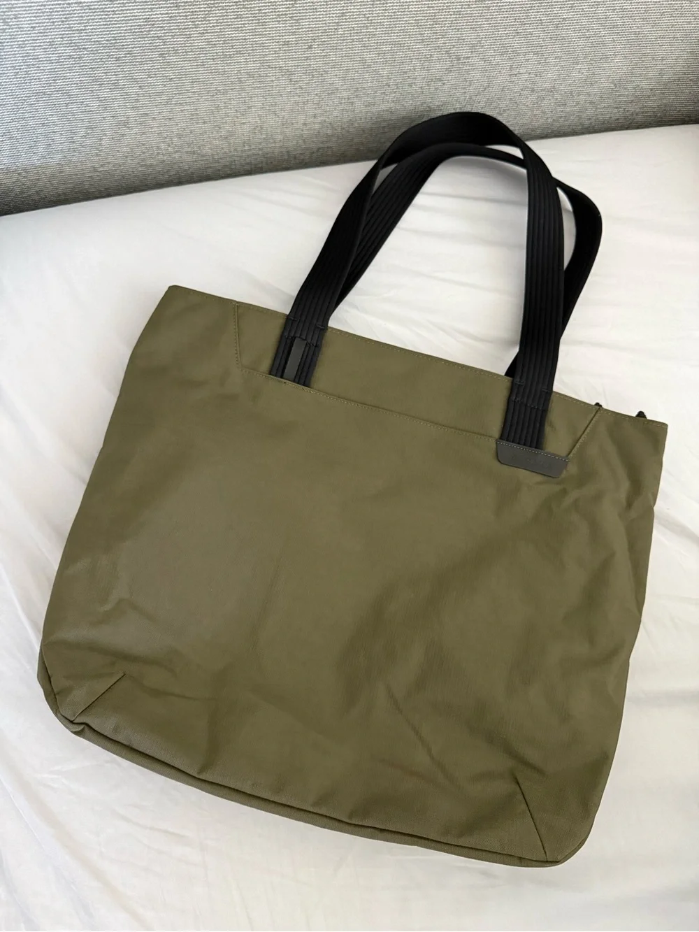 ALPAKA Flight Tote (L) in Green